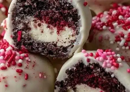 5-Ingredient Valentine Oreo Truffles: 3 Easy Steps!